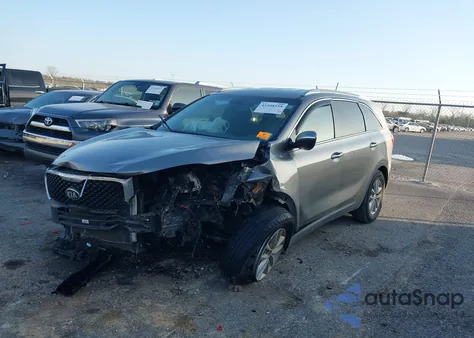 2017 Kia Sorento Lx/L z USA, uszkodzony, nr VIN 5XYPG4A36HG245501